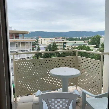 Private In Oasis Apartment